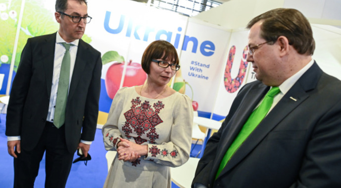 На украинском стенде #StandWithUkraine на международной выставке свежей плодово-ягодной продукции Fruit Logistica 2022 в Германии