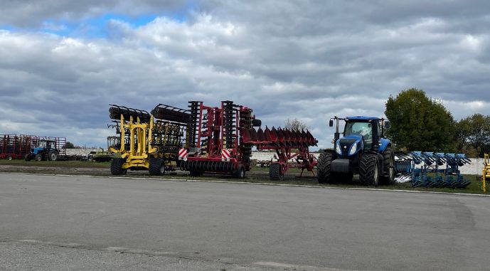 Парк сільгосптехніки, фото