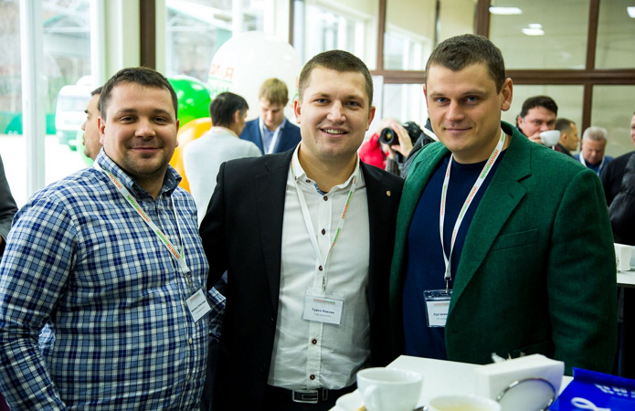 Джерело фото: Укролія Органік Керівник ПП «Агроекологія» Гліб Лук’яненко (справа)