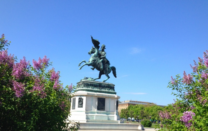 Памятник генералиссимусу Австрии эрцгерцогу Карлу