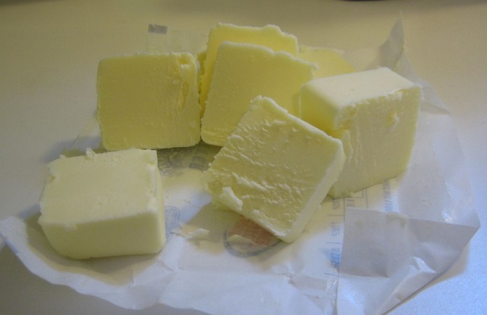 Минсельхоз предложил запретить делать сыр из сухого молока